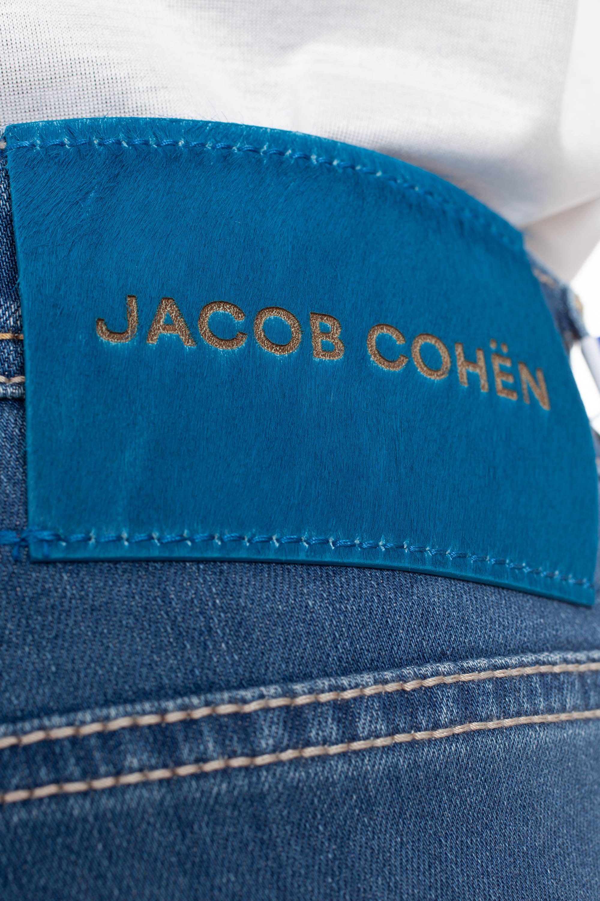 Jeans in cotone-viscosa etichetta azzurra in cavallino Nick Slim fit