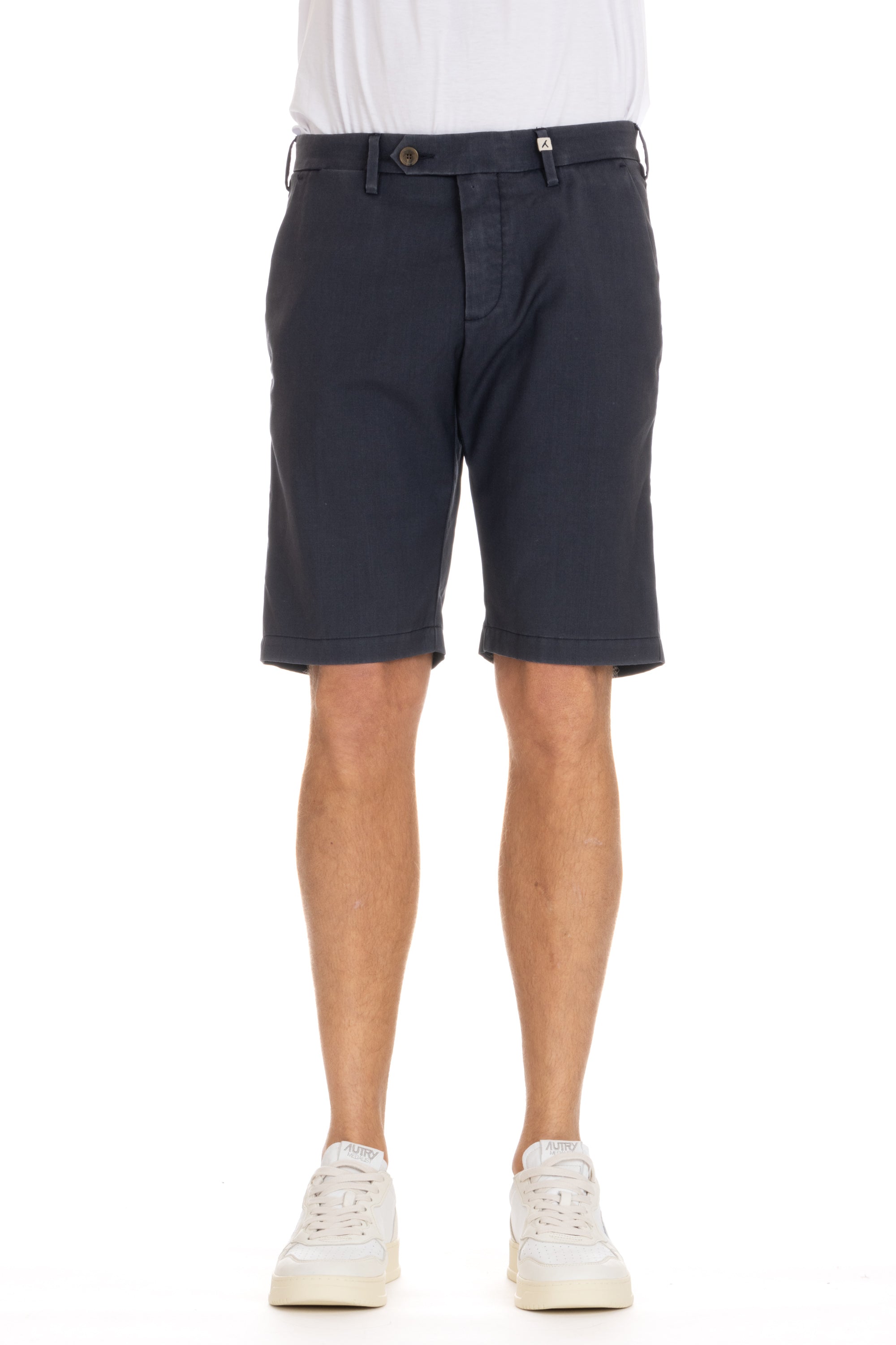 Bermuda shorts in superlight washed wool