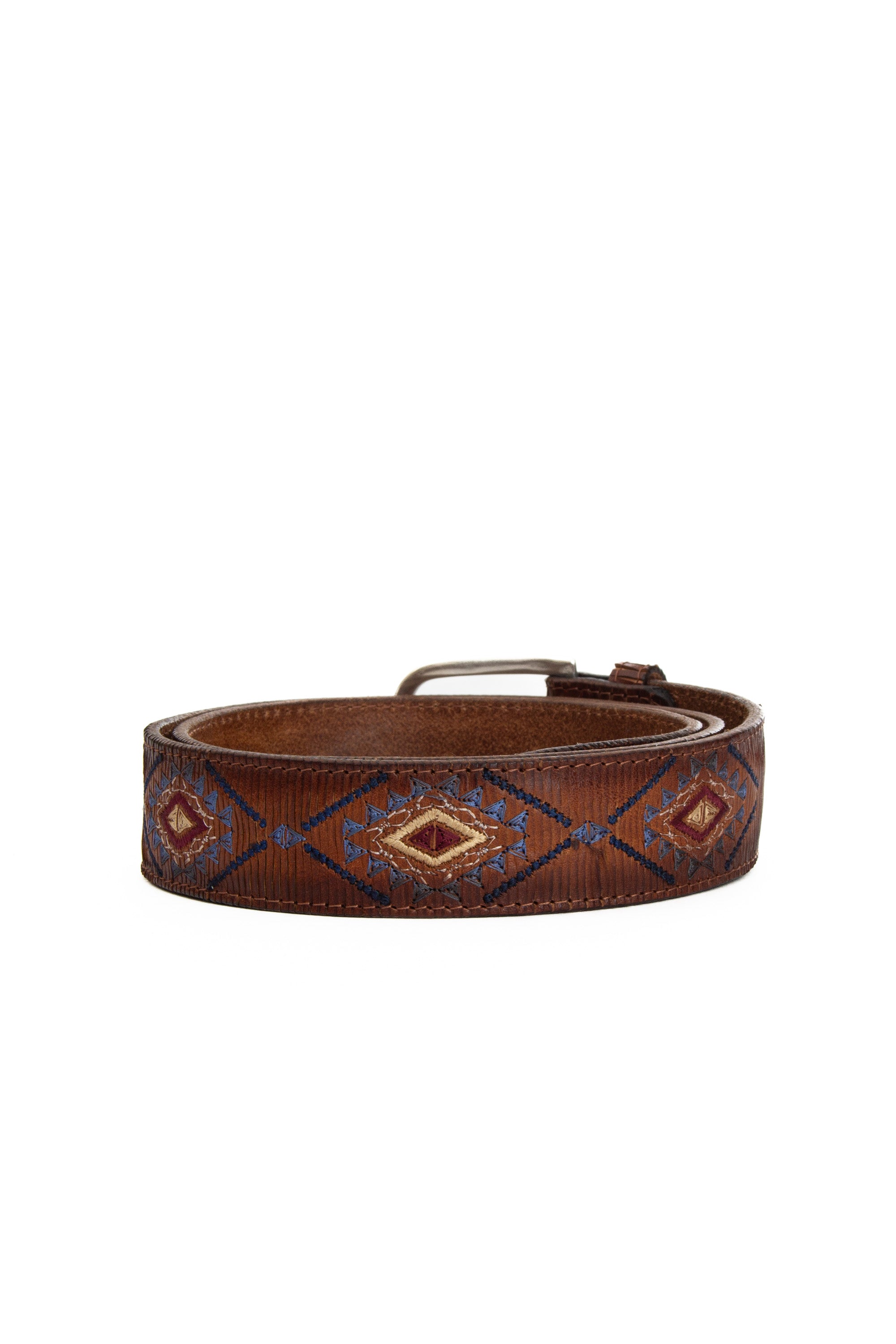 Lamellar leather belt with embroidery