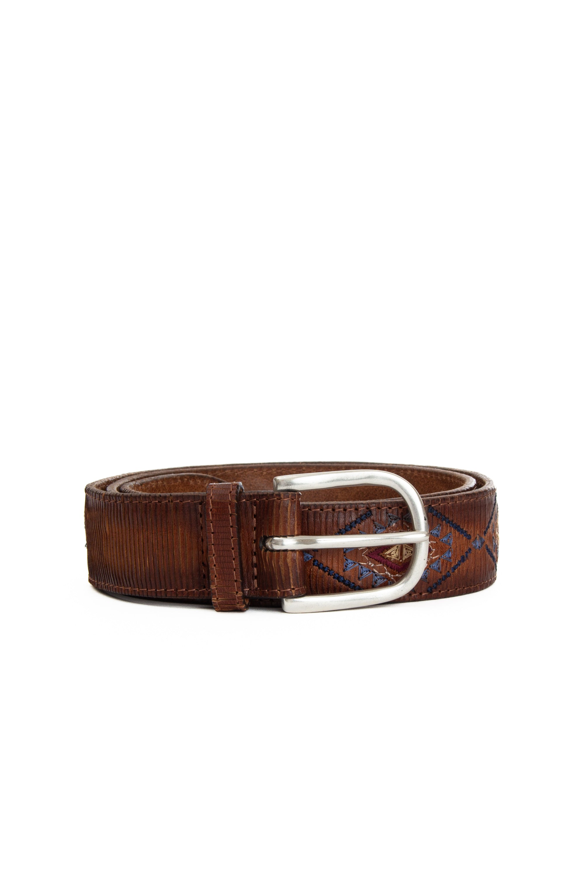 Lamellar leather belt with embroidery