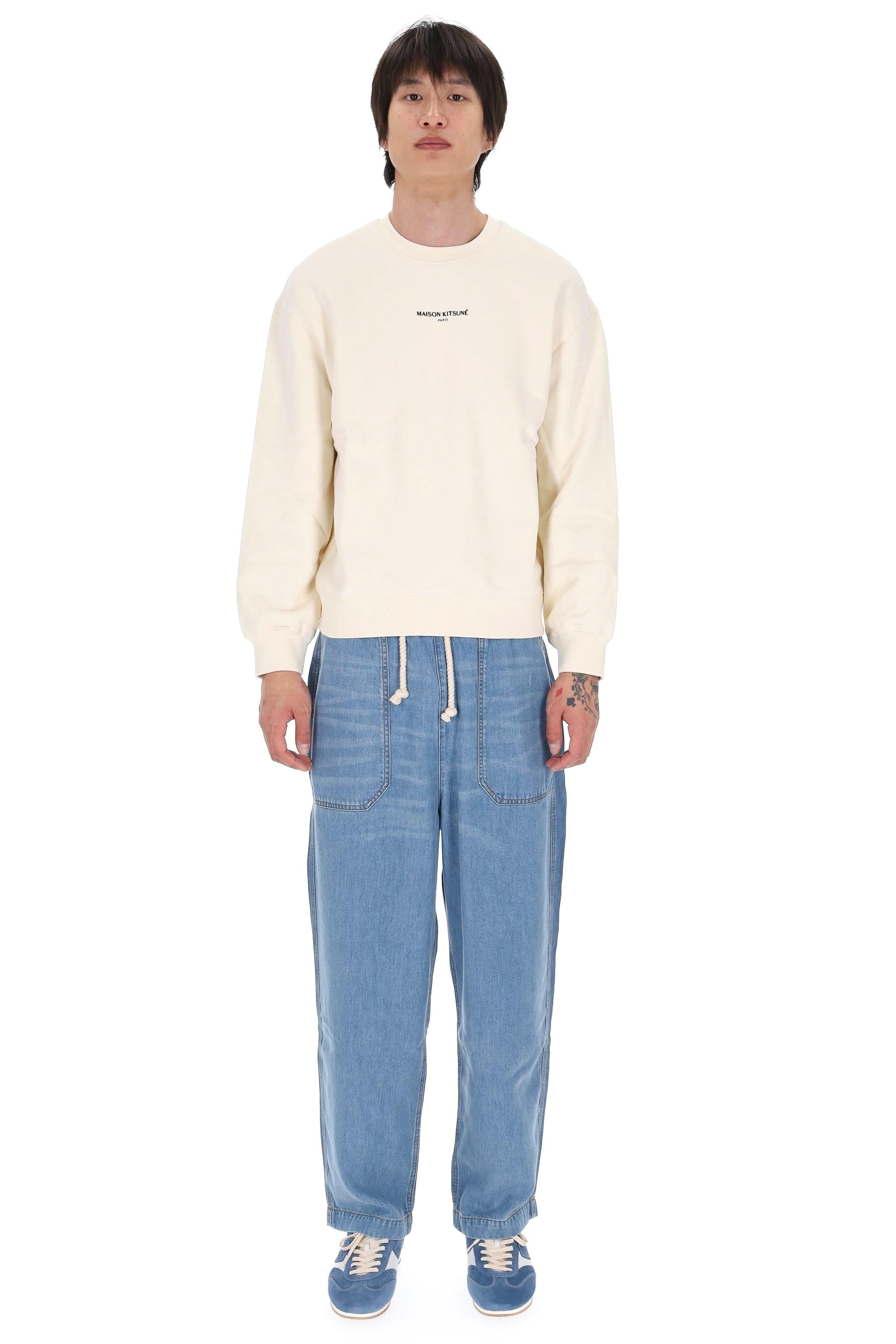 Maison Kitsuné Felpa girocollo in cotone con logo lettering centrale QM00300KM0341 NOBLE BEIGE 
