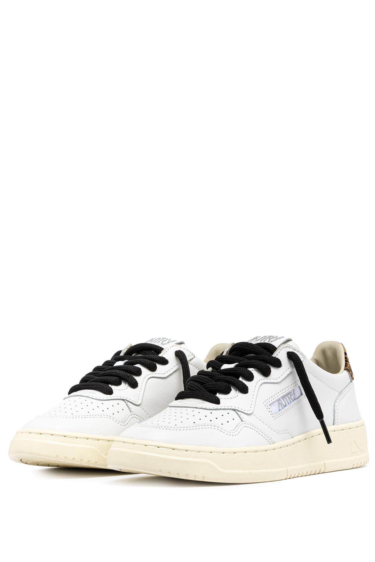 Autry Sneaker donna Medalist talloncino animalier e lacci neri AULW OC01 WHT/LEOP 