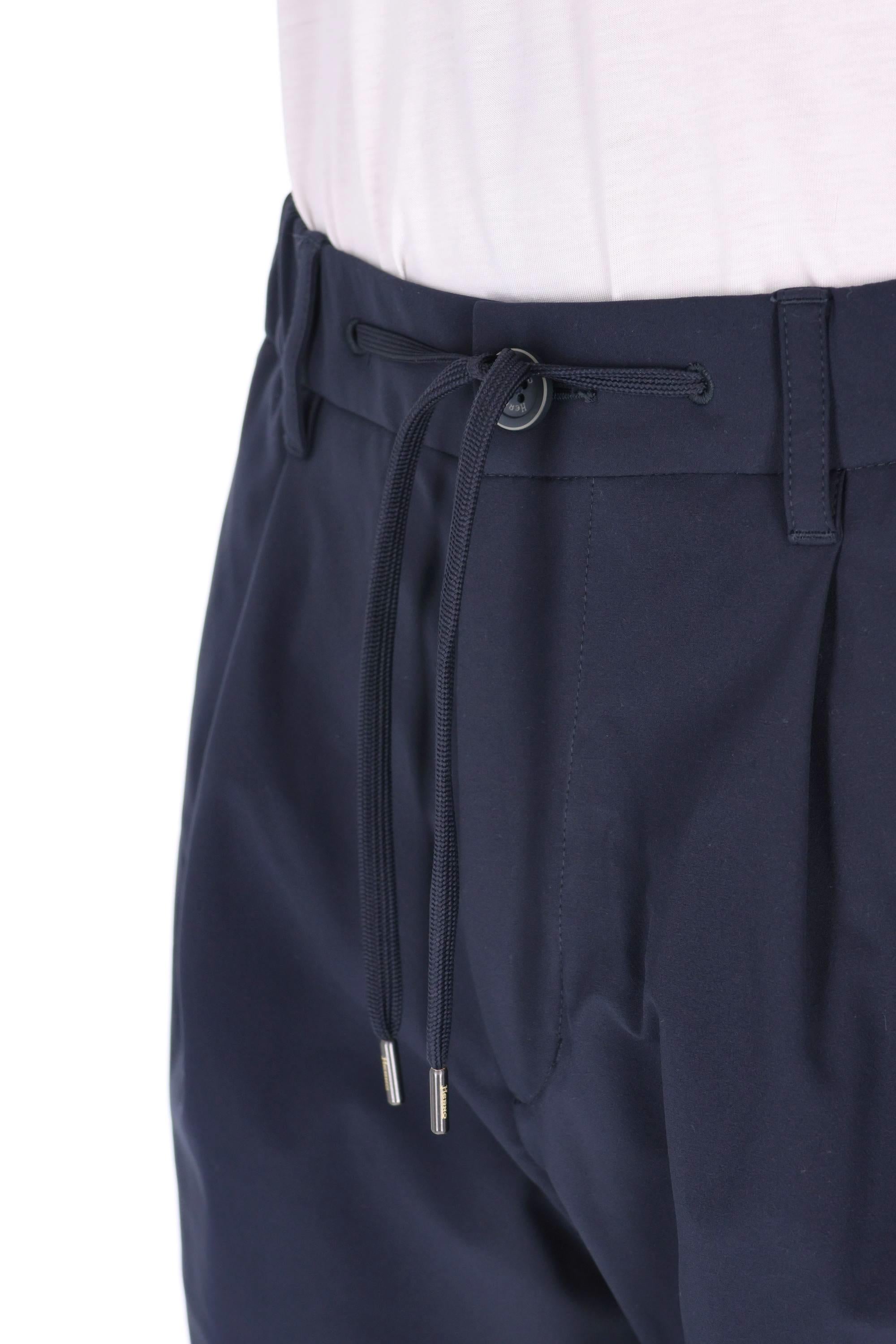 Herno Pantalone tecnico con coulisse e pinces PT000145U-12539 9200 