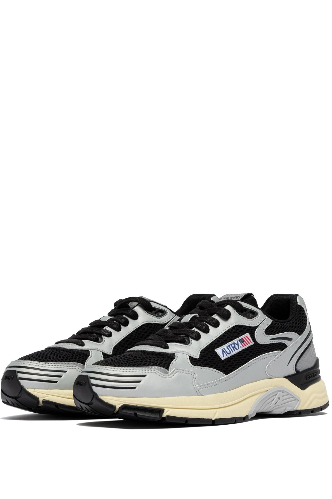 Autry Sneaker argento e nero modello Hyperway HYLM MV09 SIL/BLK 