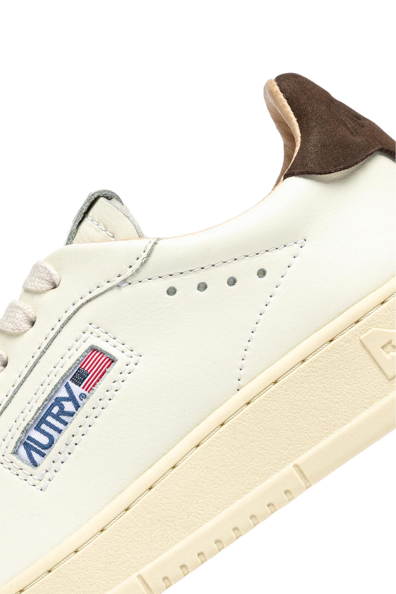 Autry Sneaker Dallas in pelle talloncino marrone ADLM MR22 MRSH/TEAK 
