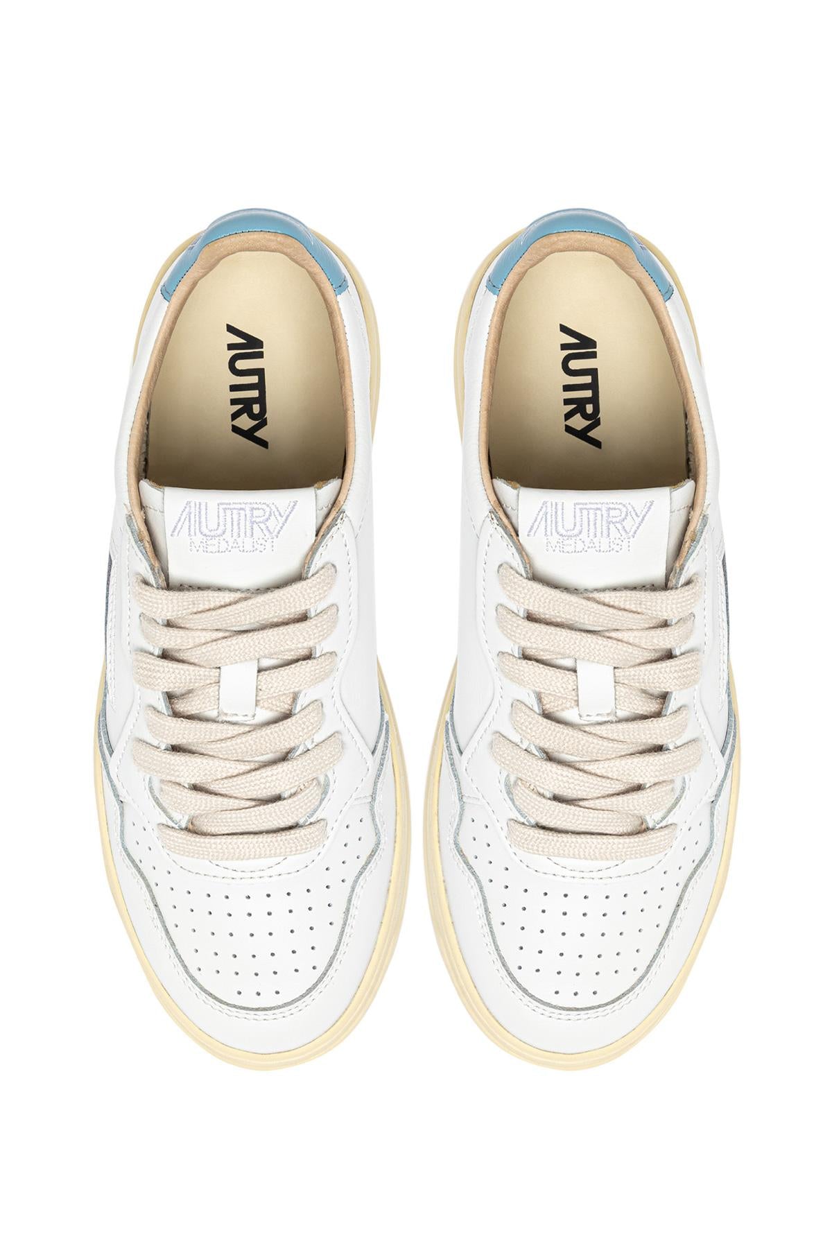 Autry Sneaker Medalist in pelle talloncino azzurro con scritta special AULMTB01 WHT/FORGET 
