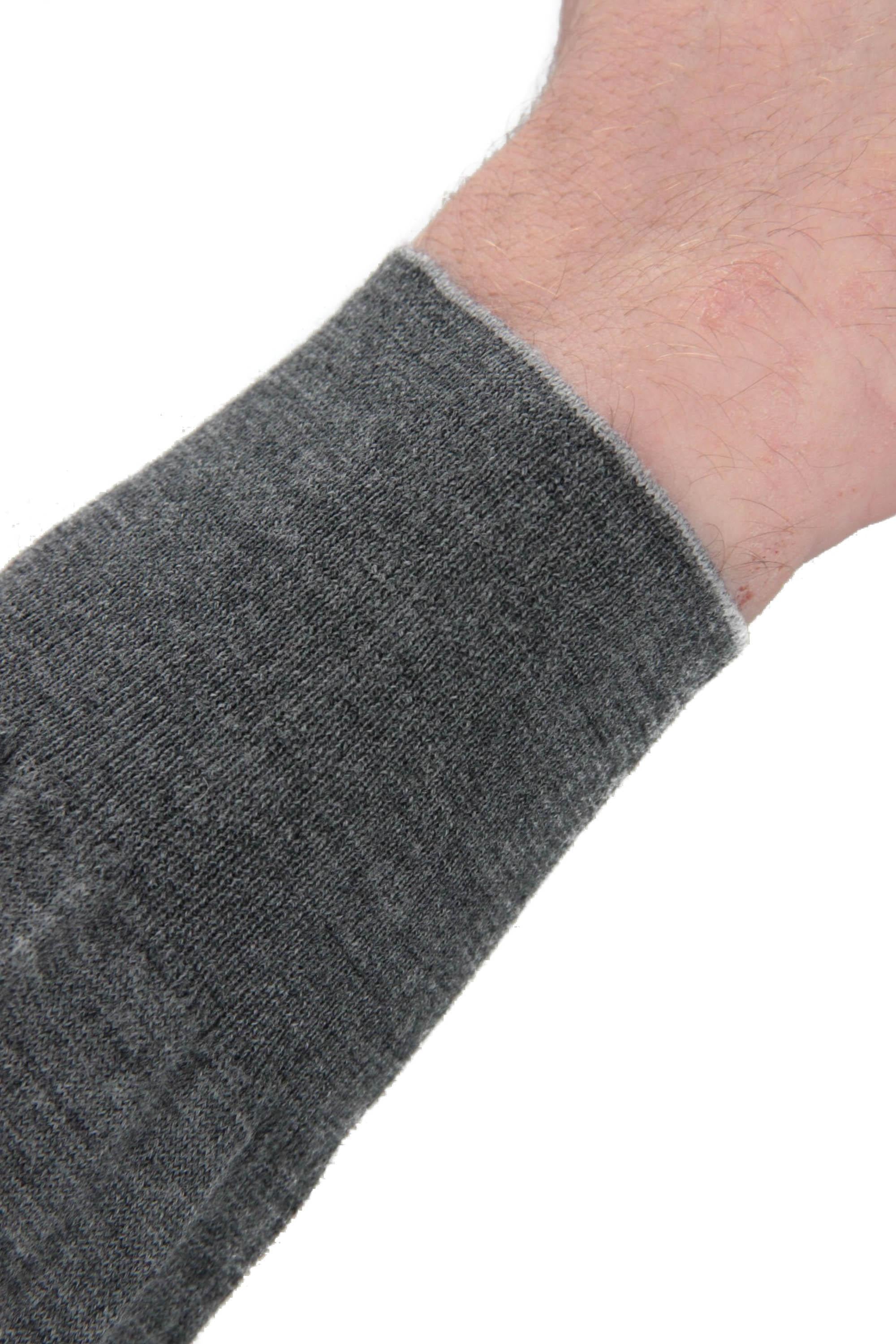 Maglia dolcevita in lana-cashmere in finezza M2400103 C079C Brunello Cucinelli 
