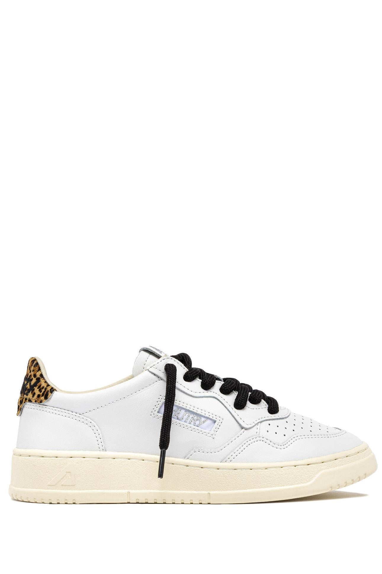 Autry Sneaker donna Medalist talloncino animalier e lacci neri AULW OC01 WHT/LEOP 