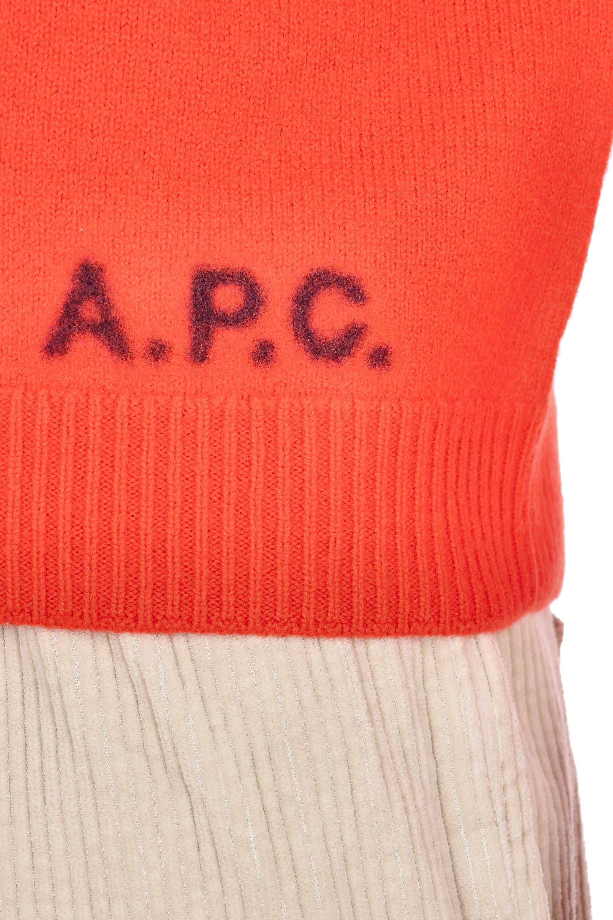 A.P.C. Maglia girocollo in lana modello Edward WVBDK-H23059/2 GAA-ROUGE 