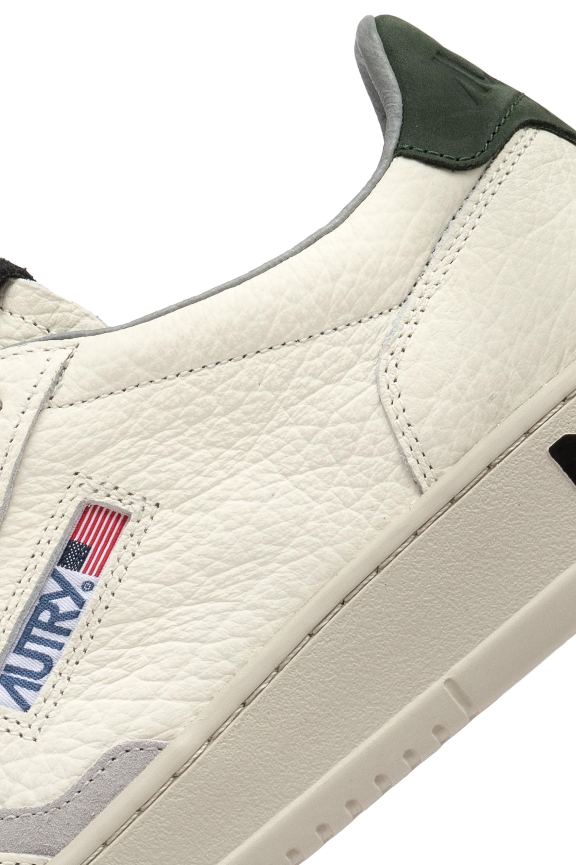 Autry Sneaker Medalist low in pelle effetto elephant talloncino verde AULM NE05 MNT/LOFT 