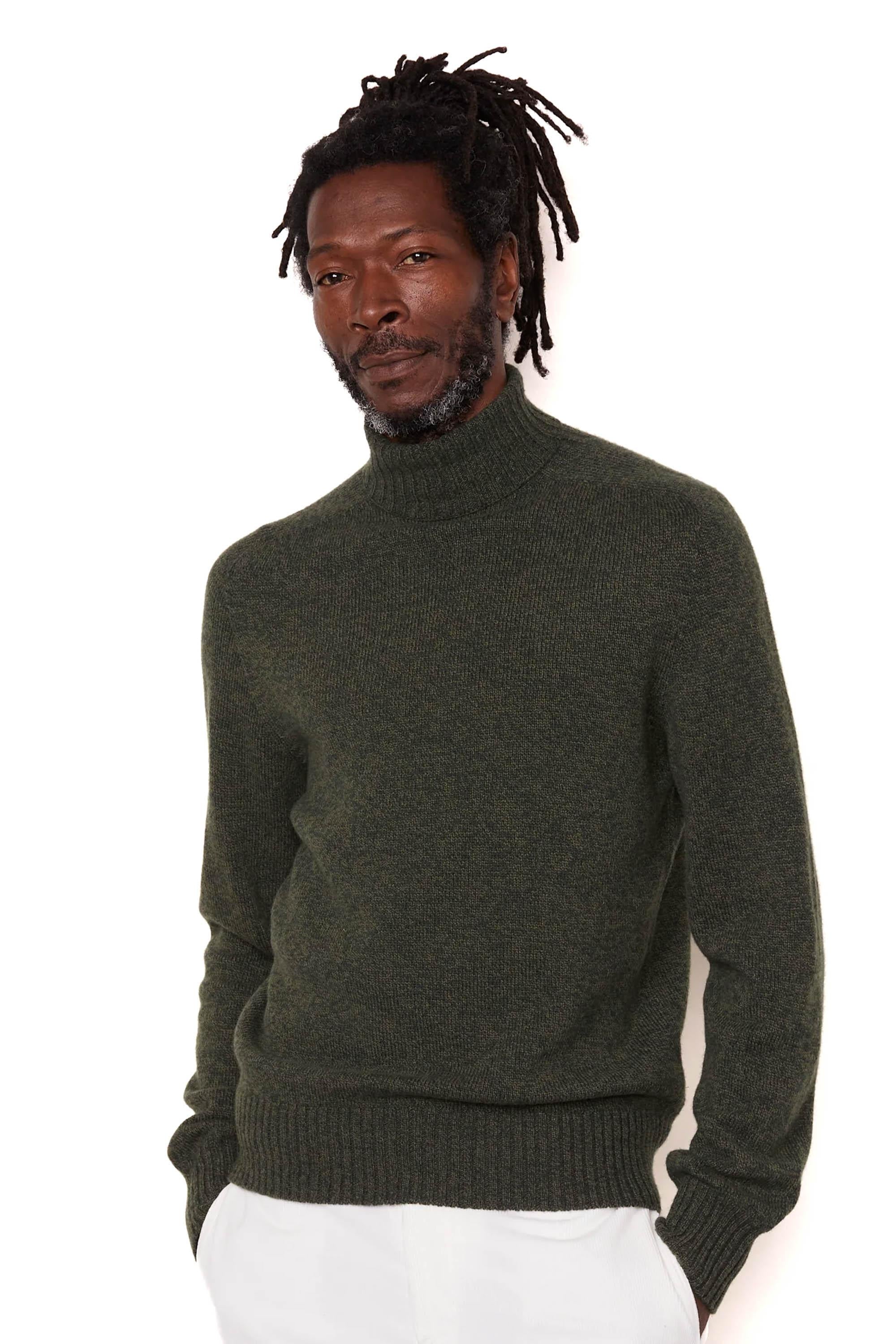Officine Générale Maglia dolcevita in lana vergine italiana MKNT312 DARKOLIVE/OLIVE 