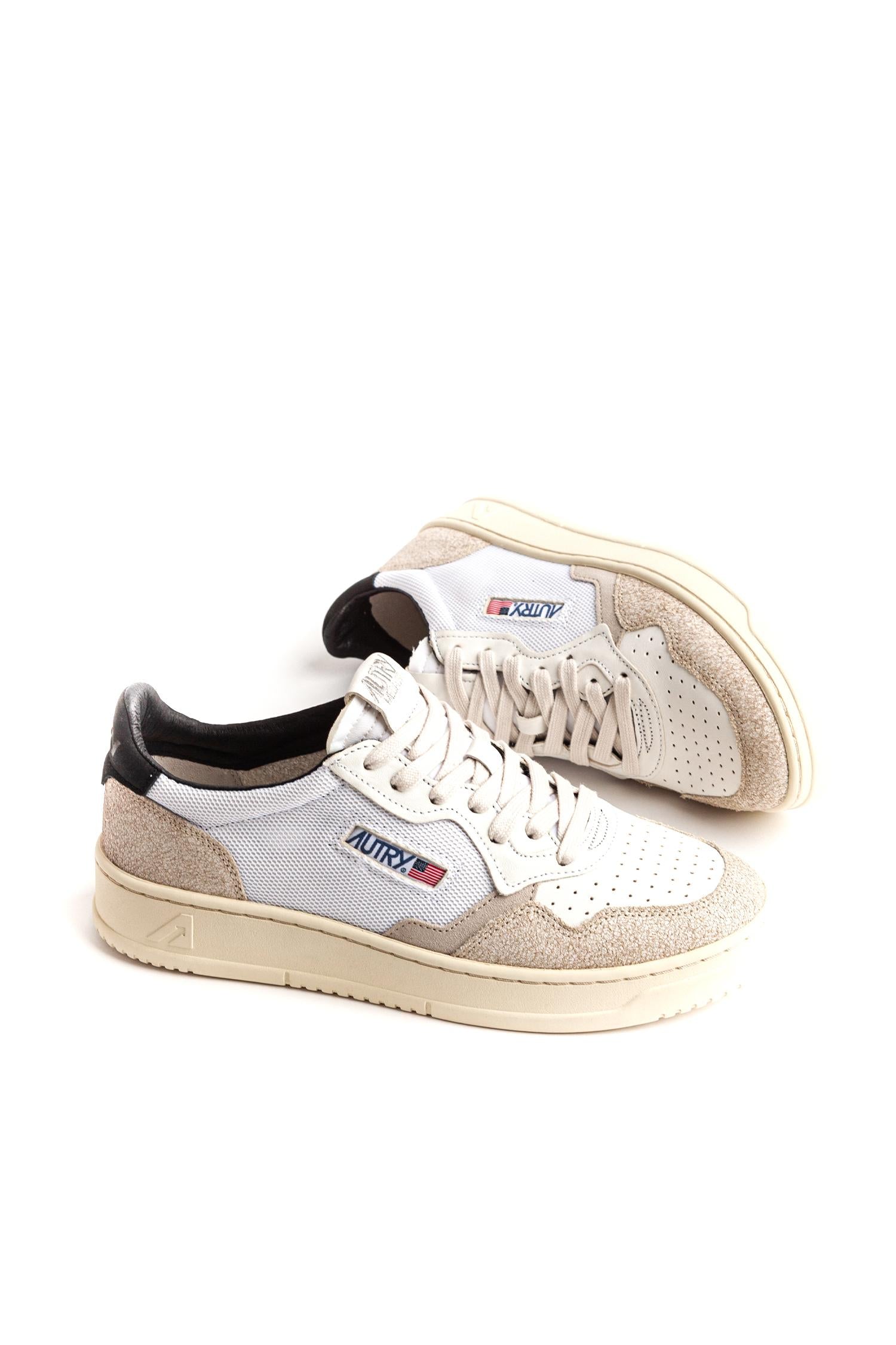 Autry Sneaker medalist in pelle nabuk e mesh con talloncino nero AULM CN02 BLACK 