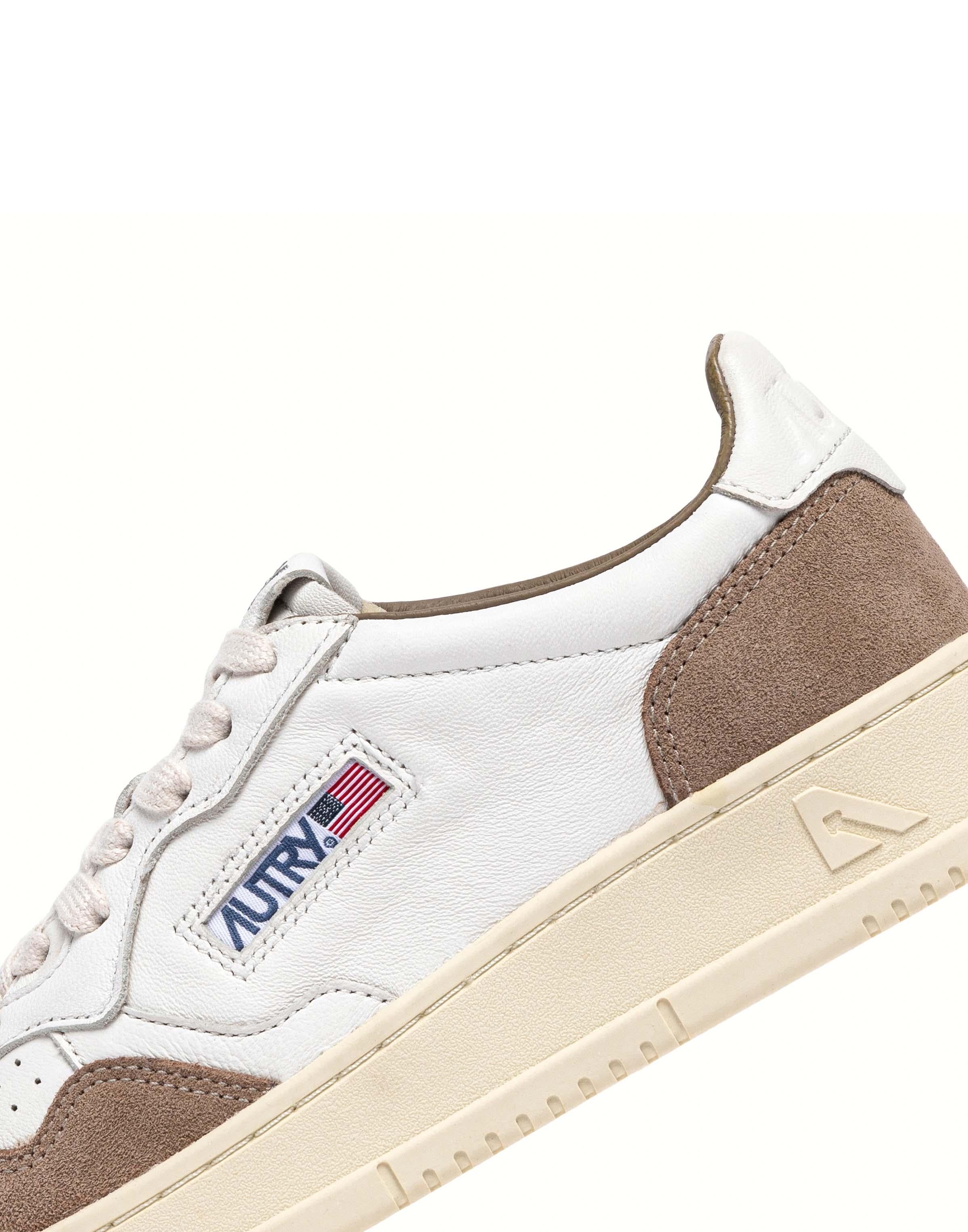 Autry Sneaker bimateriale in pelle di capra e camoscio AULM GS43 WHT/TOBACCO 