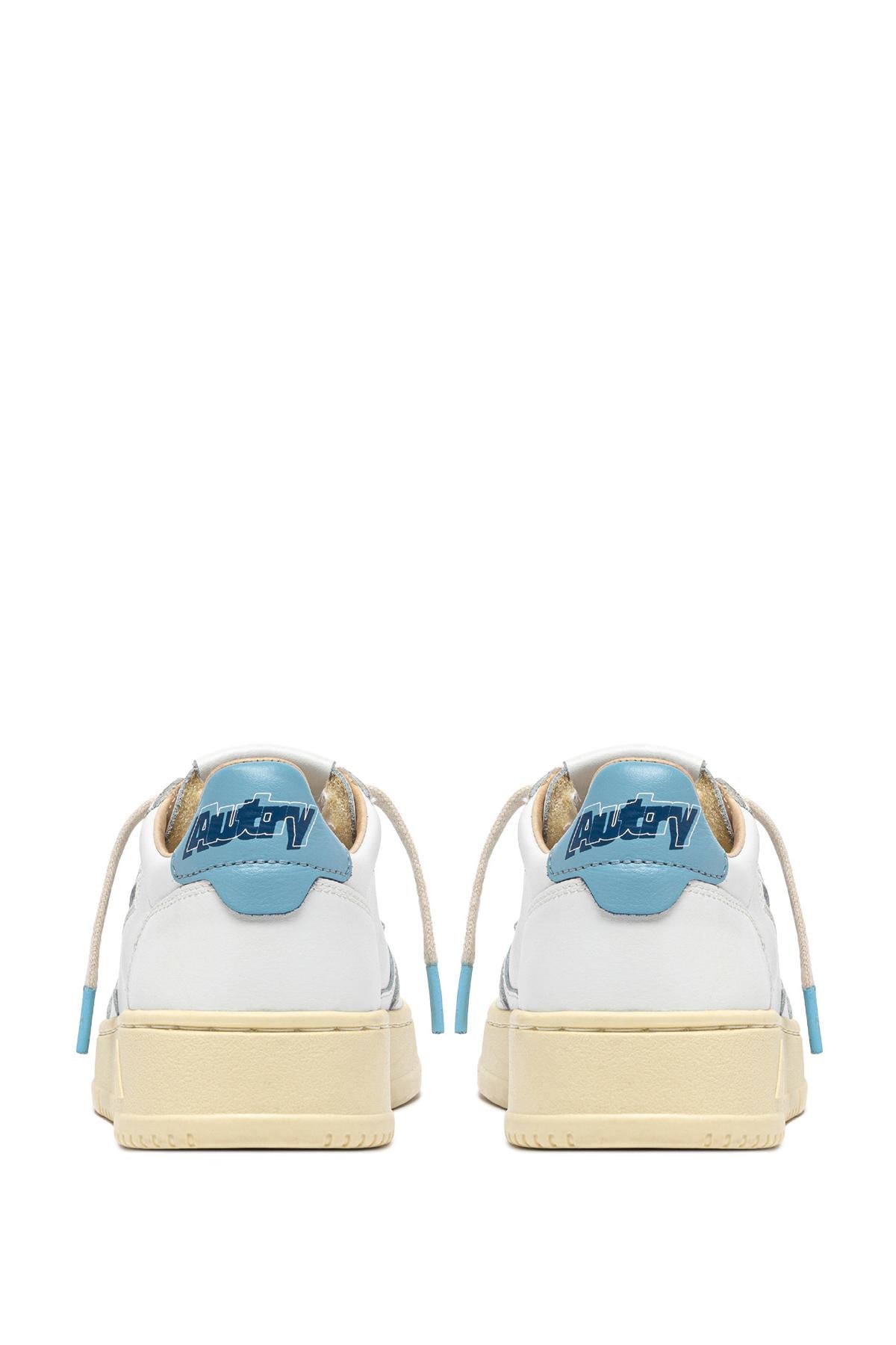 Autry Sneaker Medalist in pelle talloncino azzurro con scritta special AULMTB01 WHT/FORGET 