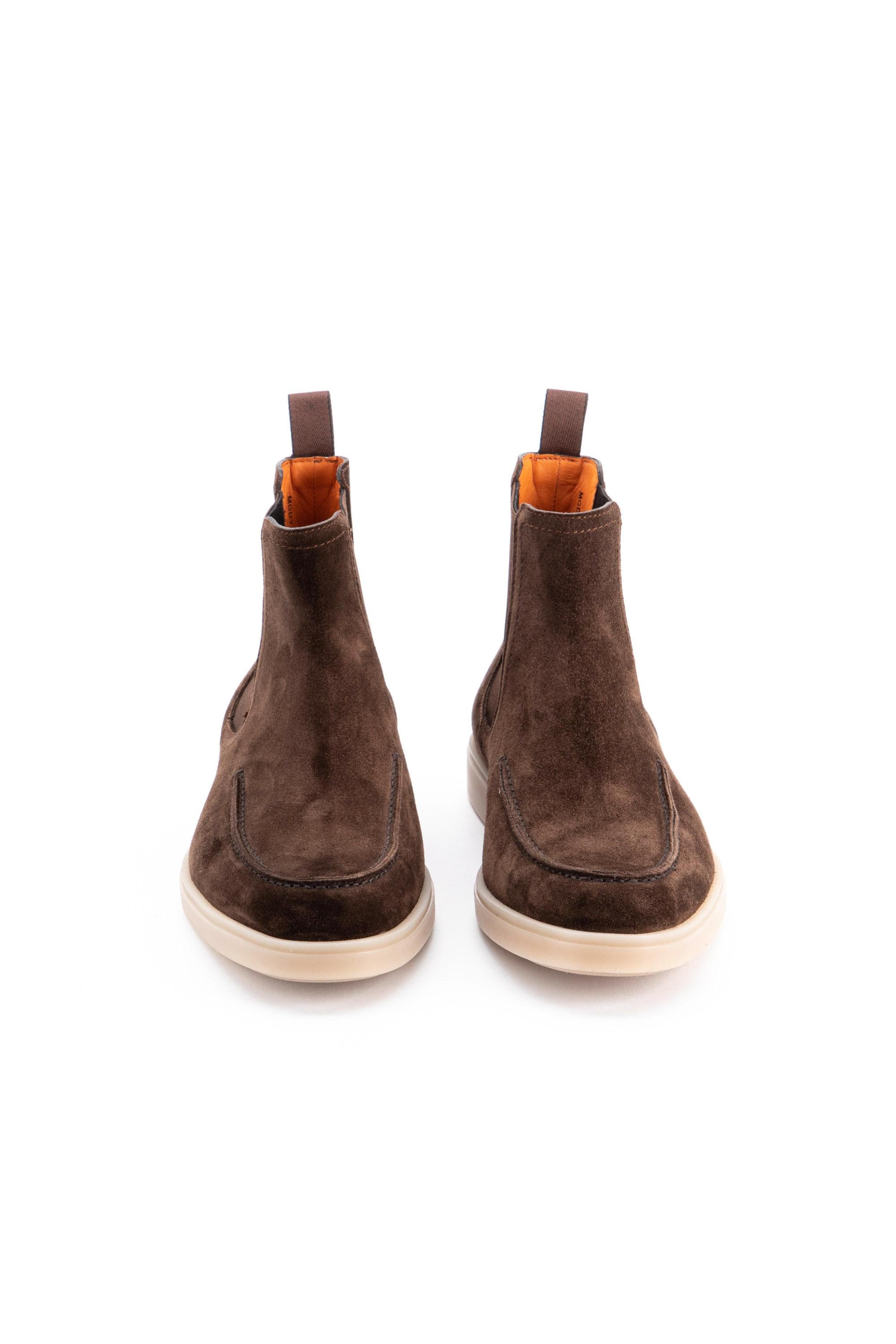 Stivaletto in camoscio con fondo in gomma antiscivolo MGDT17690TAAESVU T50 Santoni 