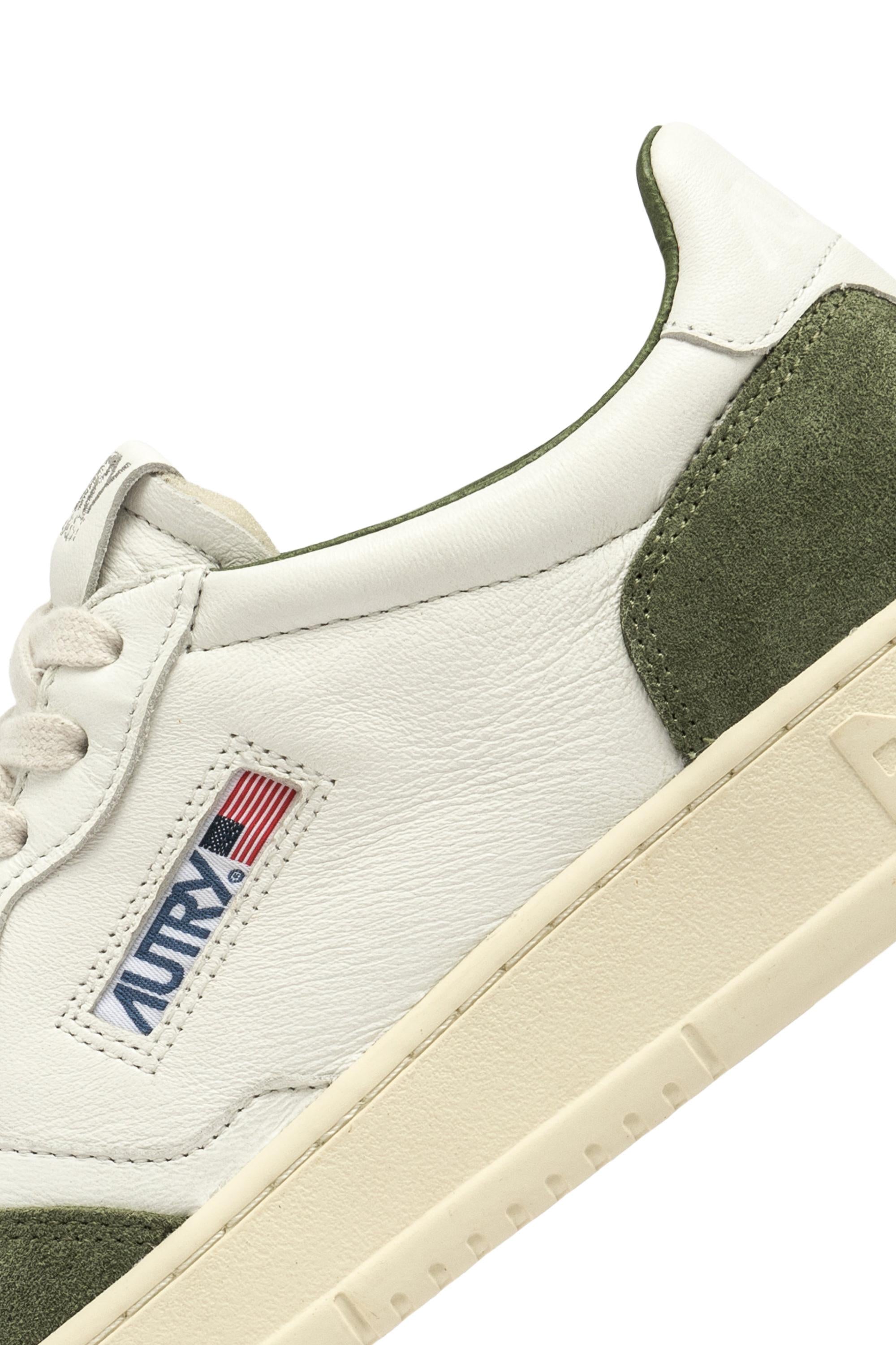Autry Sneaker Medalist in pelle di capra e camoscio verde AULM GS40 WHT/MILIT 