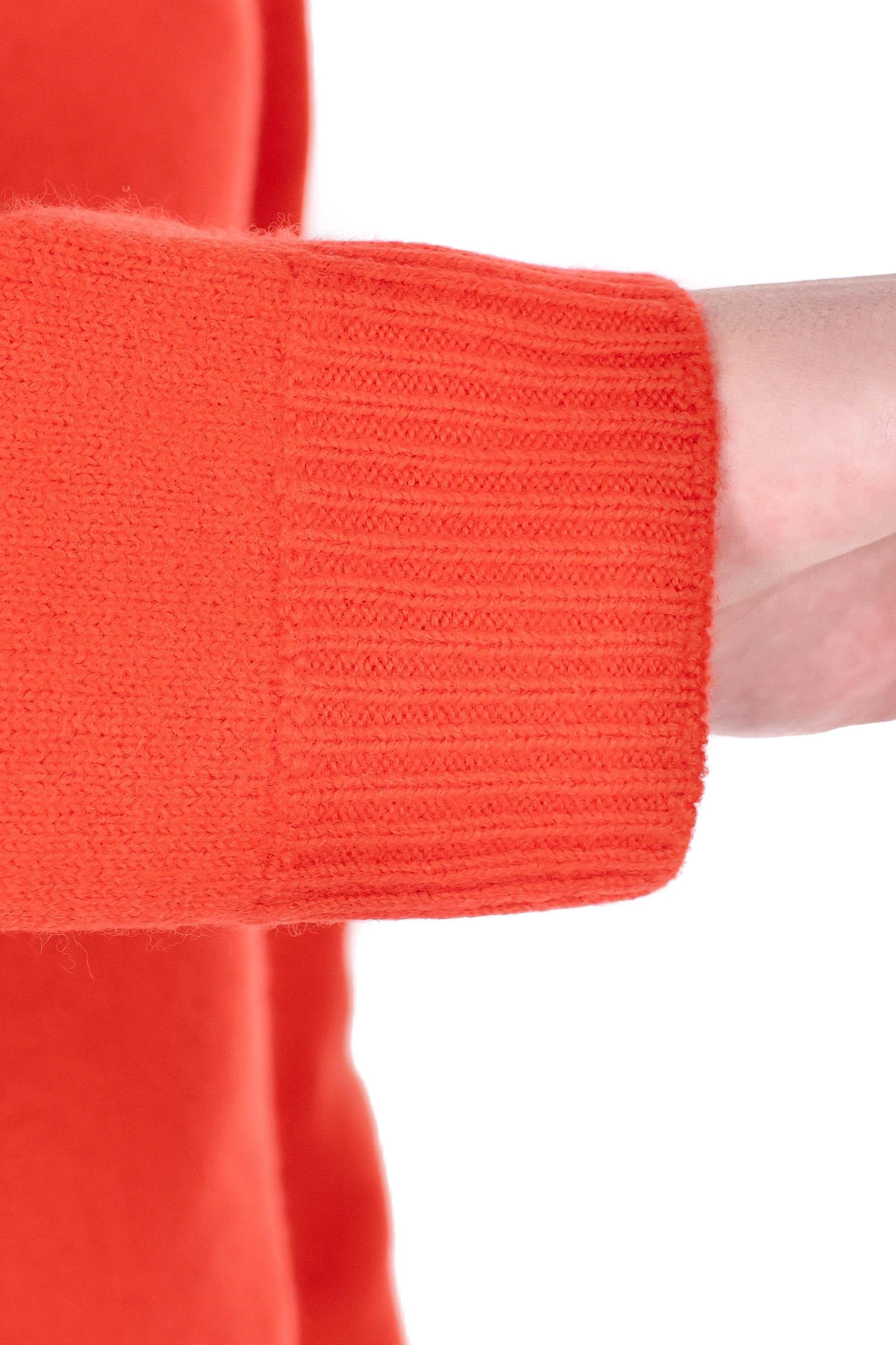 A.P.C. Maglia girocollo in lana modello Edward WVBDK-H23059/2 GAA-ROUGE 
