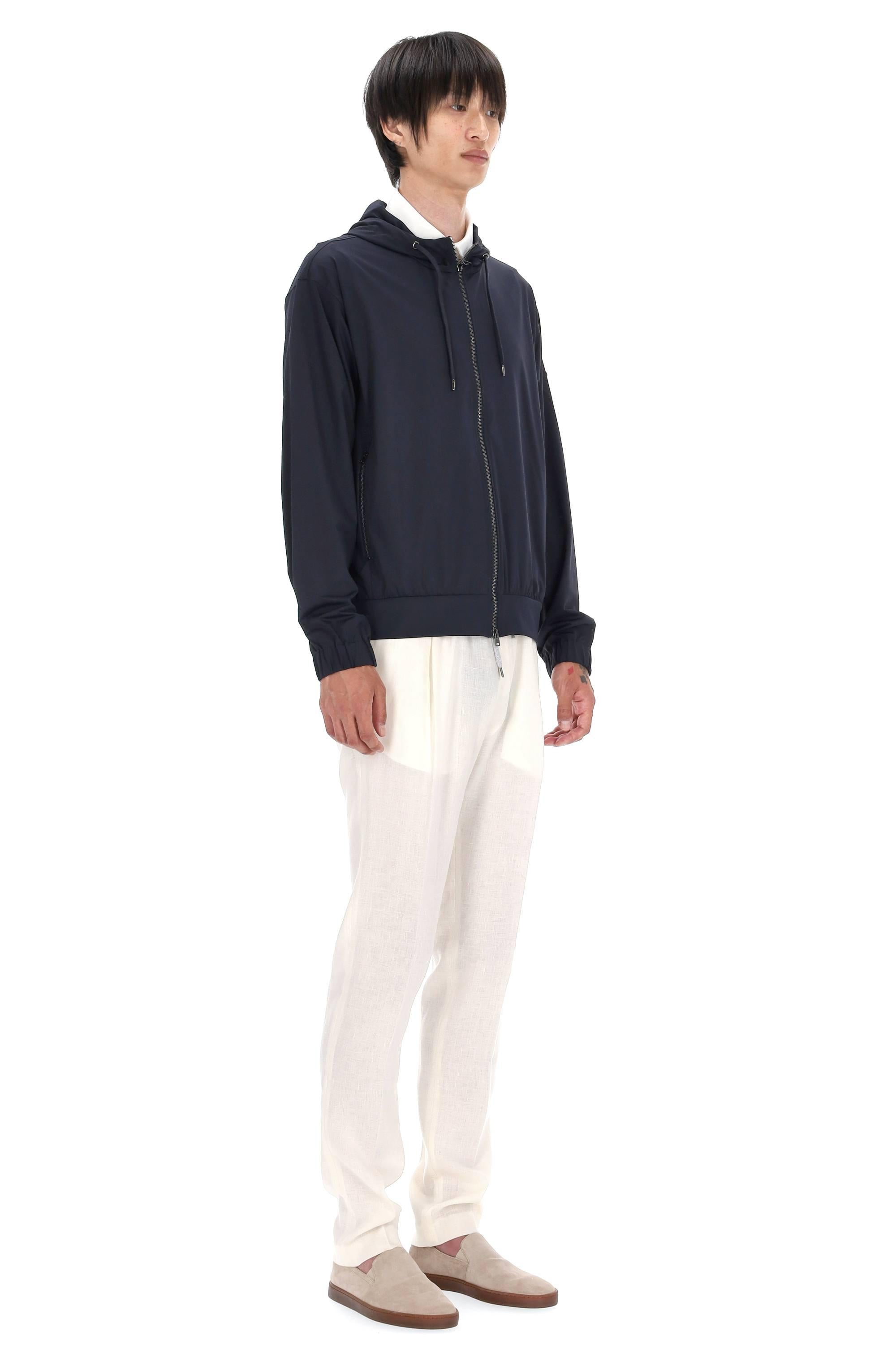 Herno Giubbino-felpa con cappuccio in nylon superlight JC000053U 9200 