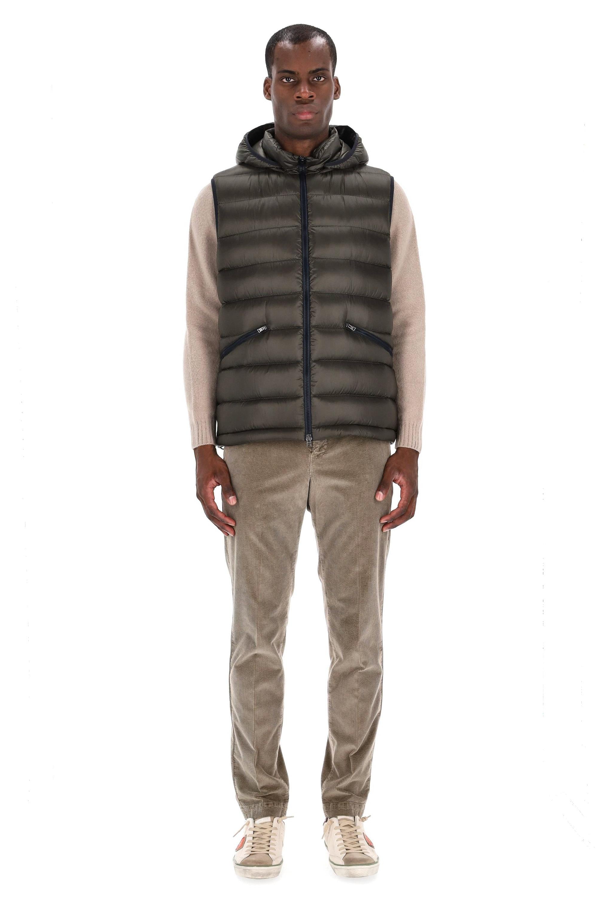Gilet in piuma con cappuccio PI001300U-12020Z 7784 Herno 