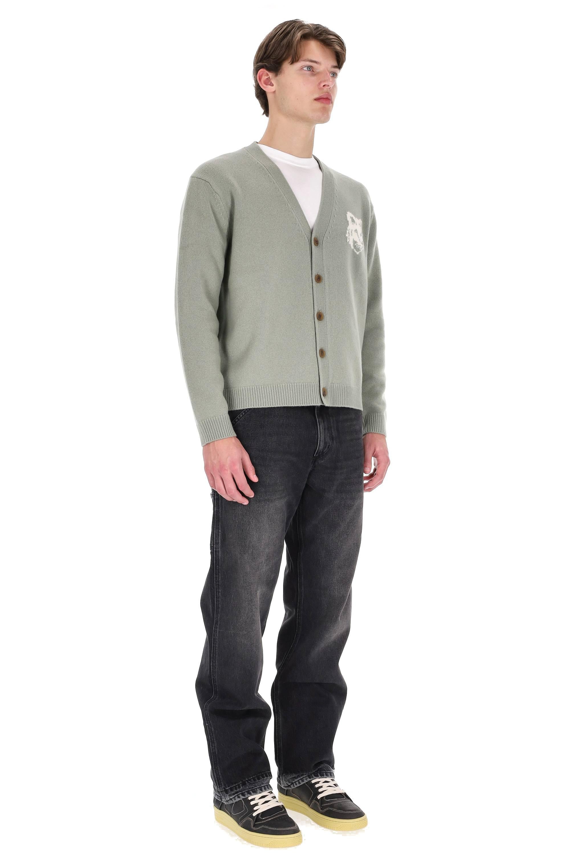 Maison Kitsuné Cardigan in lana merino con ricamo fox grande PM00509KM0329 0396 