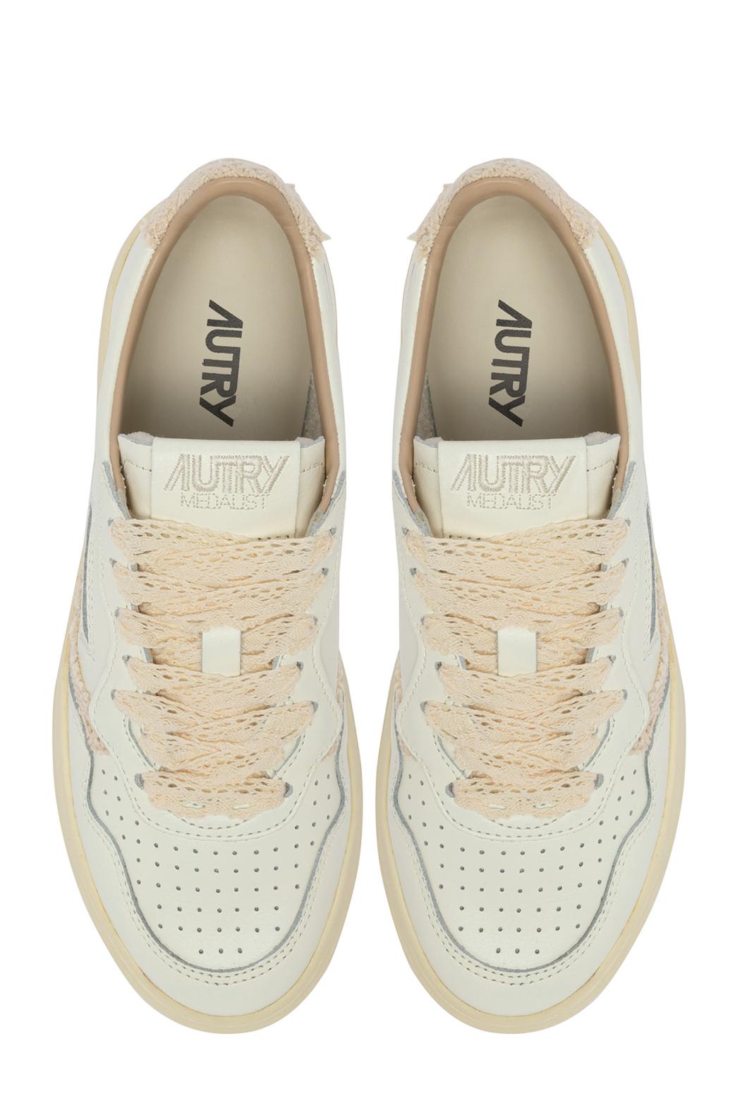 Autry Sneaker donna Medalist in pelle con dettagli macrame AULW MJ01 MRSH/ECRU 