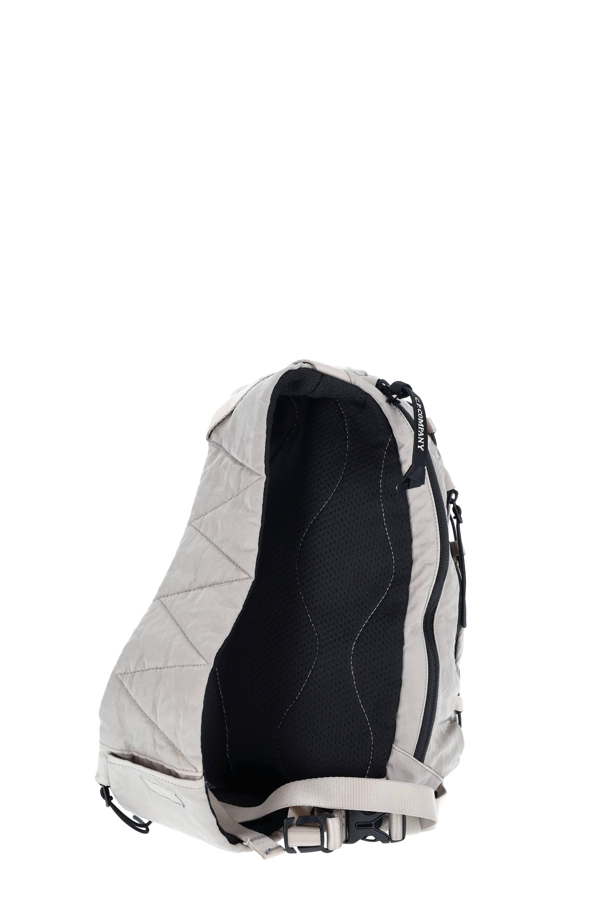 CP Company Back pack in Nylon-b 20CMAC735A 005269G/2 904 