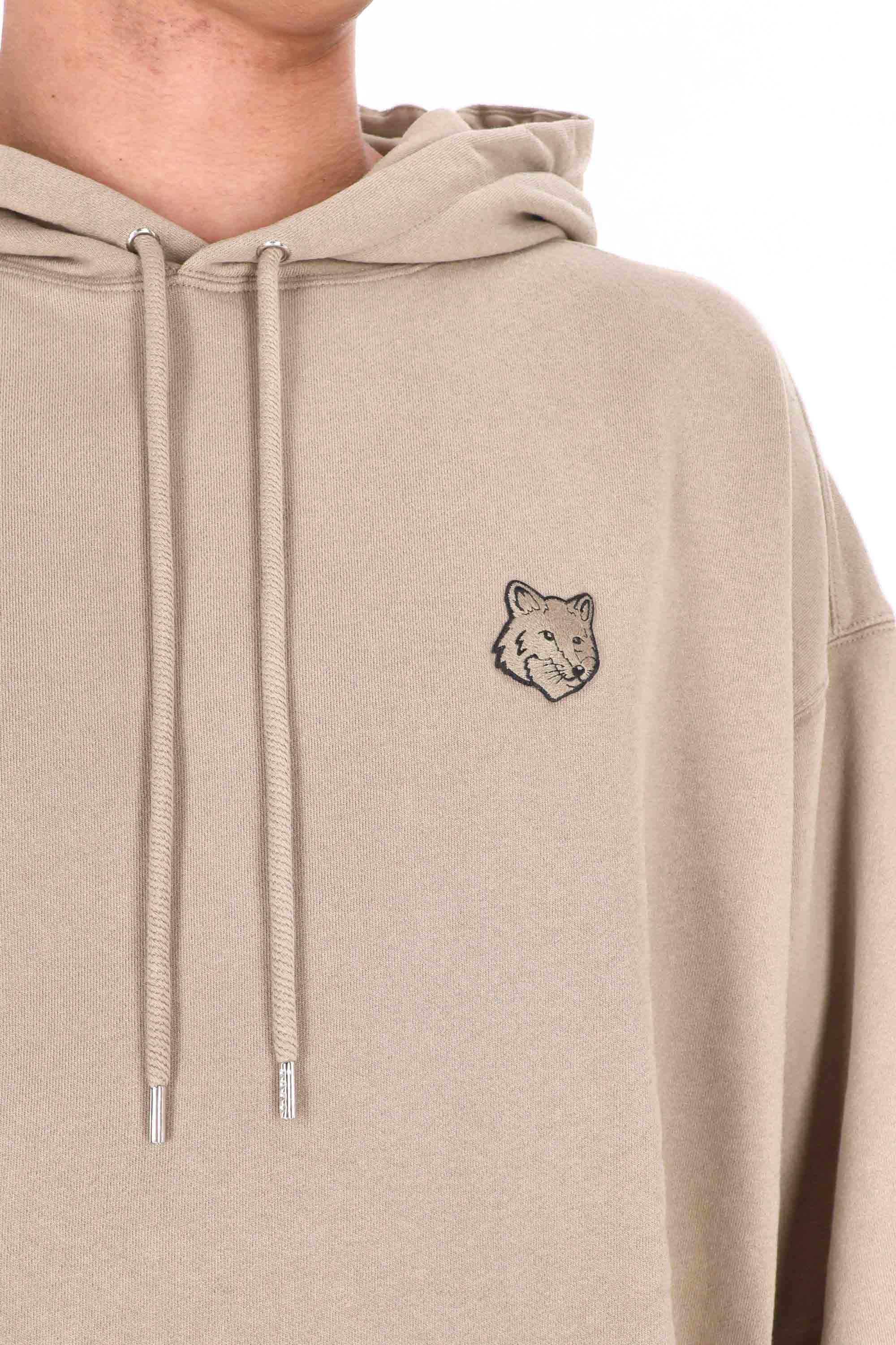 Maison Kitsuné Felpa fox con cappuccio oversize PM00706KM0340 0302 